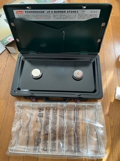 Coleman ガスコンロ、ガス缶２つ付き