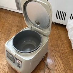 炊飯器の画像