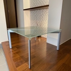 引き取り限定】ガラス リビング テーブル 中古