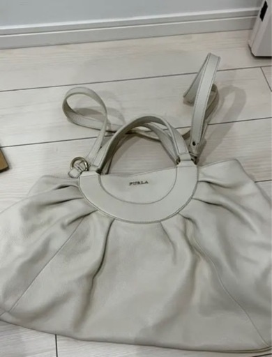 FURLA バッグ白