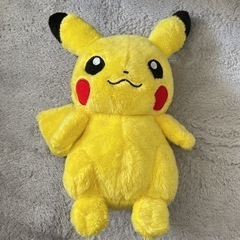 タカラトミー　ピカチュウ　ぬいぐるみ
