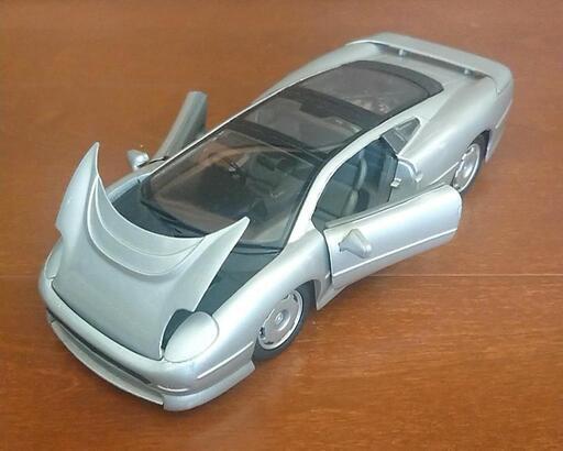 ジャガー  ＸＪ220  1/24 ミニカー