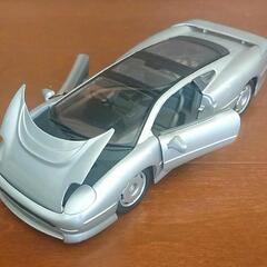 ジャガー  ＸＪ220  1/24 ミニカー
