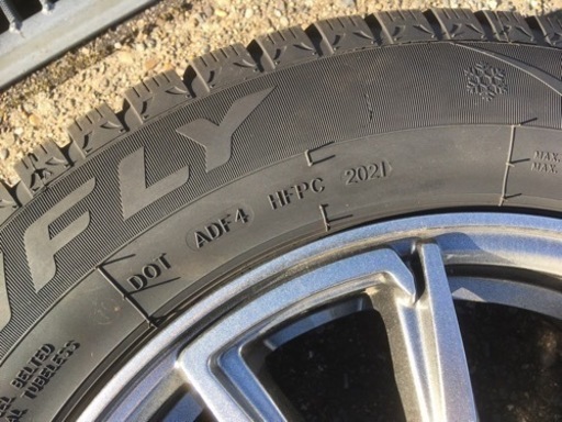 セレナ　スタッドレス　ホイール付き　４本セット　195/65r15
