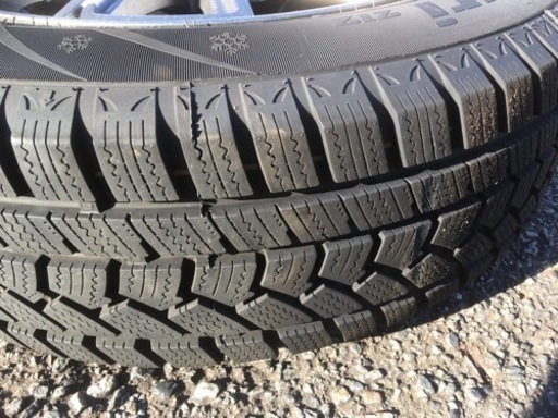 セレナ　スタッドレス　ホイール付き　４本セット　195/65r15