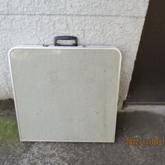 キャンプ用折り畳みテーブル