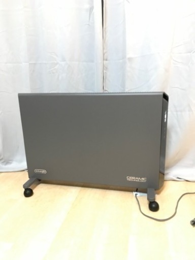 パネルヒーター　ゼロ風暖房　デロンギ製