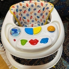 ベビー歩行器