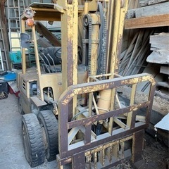 フォークリフト　KOMATSU FD25−7