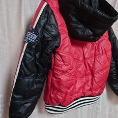 タグ付き！新品　中綿入りジャンパー　150の画像