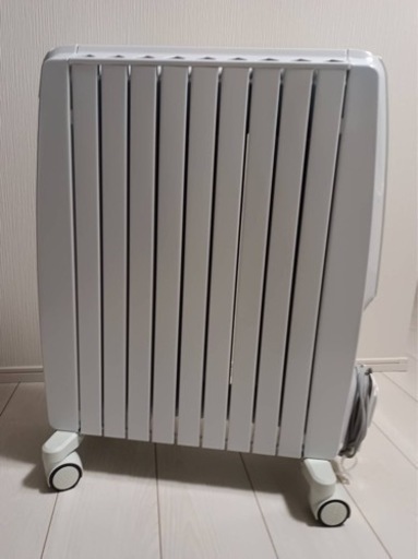 美品　デロンギ　オイルヒーター