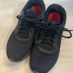 【お譲り先決まりました】NIKE メンズシューズ　27.5cm