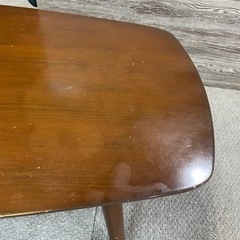 折り畳みテーブルの画像
