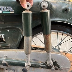 カブ　緑色　リアサス