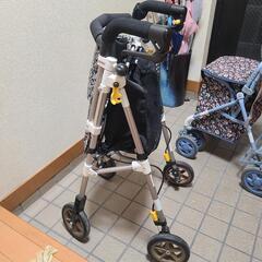 3万円ほどで売ってます　美品　説明書あり　象印ベビー　サポートカー　ヘルシーワン　シルバーカーの画像