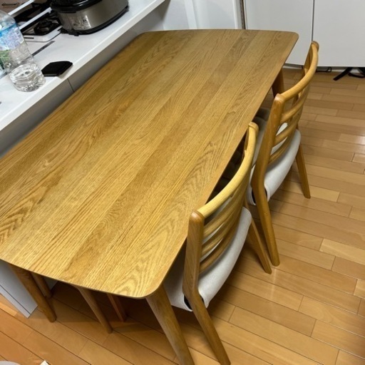 ダイニングテーブル