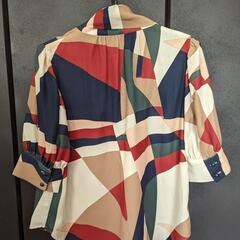 レトロ柄　タイ付ブラウスの画像