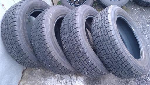 2014年製　ダンロップスタッドレスDSX-2 215/60R16 中古4本　バリ山です。