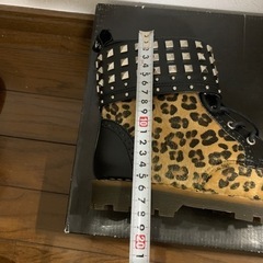 レースアップブーツ マーチン ヒョウ柄 毛皮調ブーツの画像