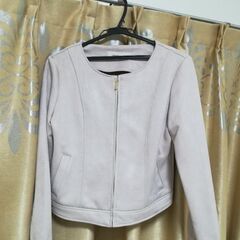 MISCHI MASCHI の淡いピンクのジャケットの画像