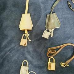 差し上げます。カバンに付いてた南京錠
