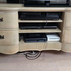 フレンチシャビーTV台　テレビボード　サラグレースお好きな方に。美品の画像
