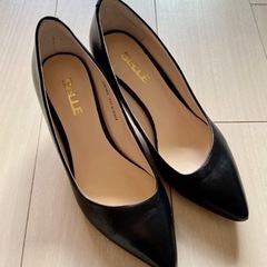 革製パンプス