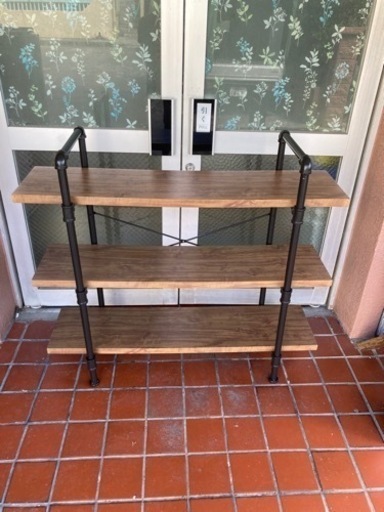 【値下げしました】棚　シェルフ　インダストリアル　男前インテリア　ヴィンテージ調　ブラックパイプ　アイアンフレーム　3段ラック　おしゃれ