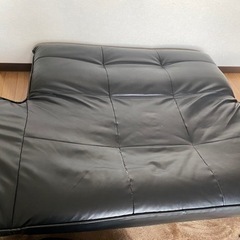 取引中　最終値下げ　黒　2人掛けソファー　折り畳みの画像