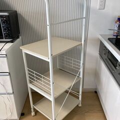 可動式の棚（白）