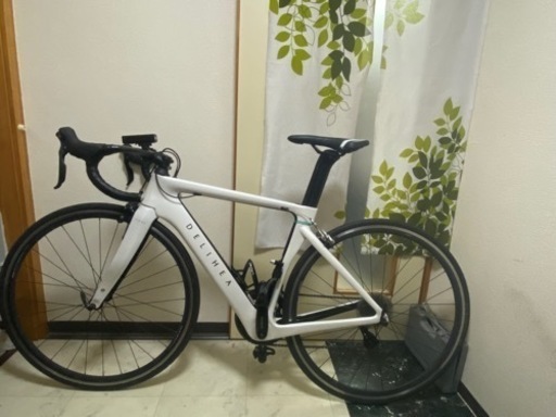 海外限定　エアロカーボンフレームロードバイク DELIHAE
