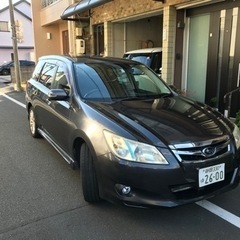 エクシーガ4WD 3列シート７人乗りです