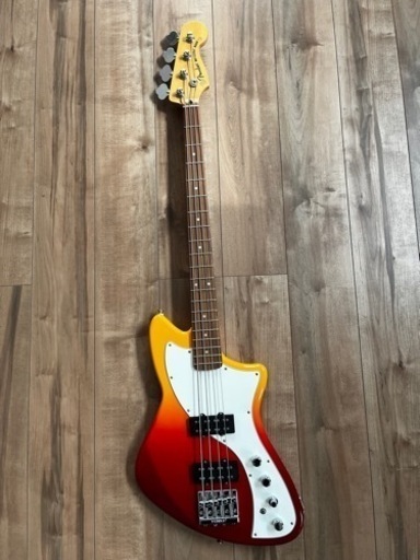 フェンダー　エレキベース