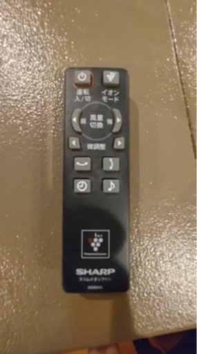 SHARP：タワー型イオン扇風機