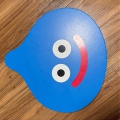 折りたたみ座椅子、ドラクエスライムミニ机の画像