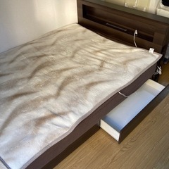 ダブルベッド フレームのみ ダークブラウンの画像