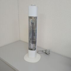 タワー型電気ストーブ（エスケイジャパン　SKJ-KT40C　2018年製）の画像