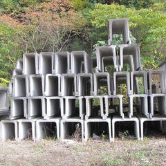 水路、側溝用のフリューム（コンクリート製中古）