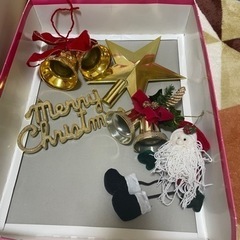 クリスマスツリー 飾り付きの画像