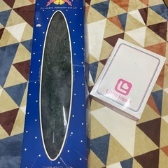 クリスマスツリー 飾り付きの画像
