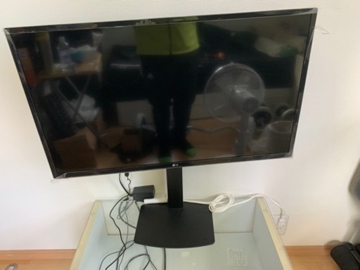 LG 32型ディスプレイ（アーム付き）