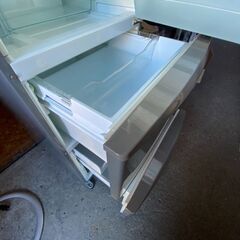 Z5601 東芝 3ドア冷蔵庫 339L 自動製氷付き