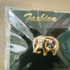 ゾウのブローチ　２個の画像