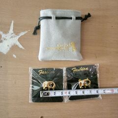 ゾウのブローチ　２個の画像