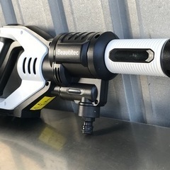 K226★美品！コードレス 高圧洗浄機◇タンクレス◇自吸式◇軽量◇収納バッグ付き◇KB007の画像