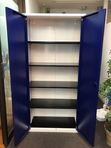 スチールキャビネット   鍵付き  　※在庫1点限り