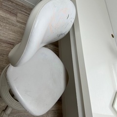 三点セット　学習机　パソコンデスク　デスクライト　イスの画像