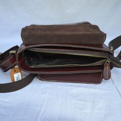 本革ショルダーバッグ　メンズ　レディース　ビジネス　便利小物の画像