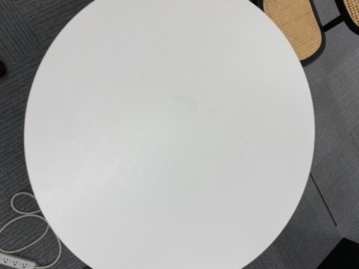 美品！内田洋行の丸テーブル（直径90cm）