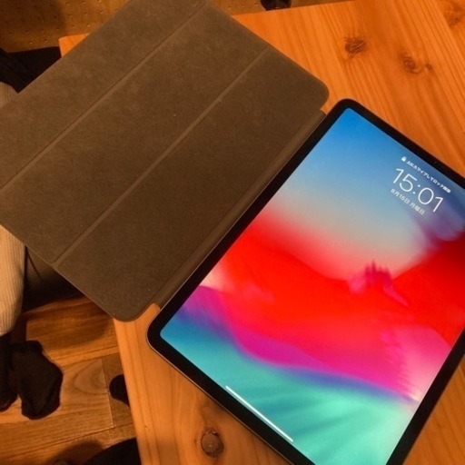 iPad Pro 2018 64GB 11インチ カバー付き